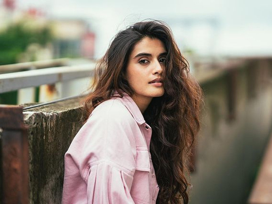 Delightful Looks Of Divyansha Kaushik